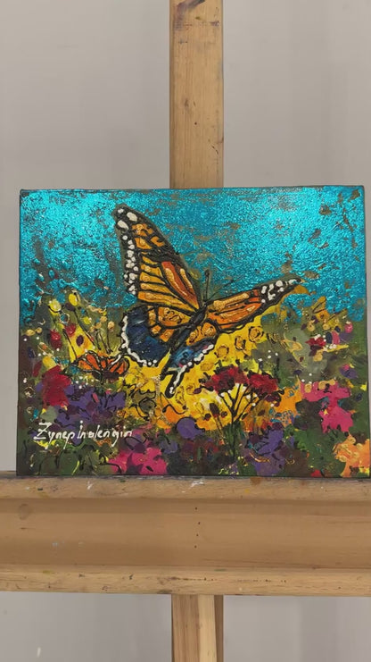 Çiçek Bahçesinde Kanatlar Yağlı Boya Tablosu